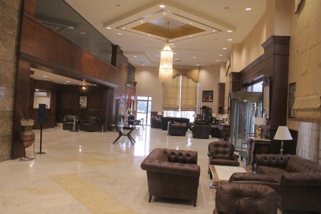Le Vendome Hotel Amman Bagian luar foto
