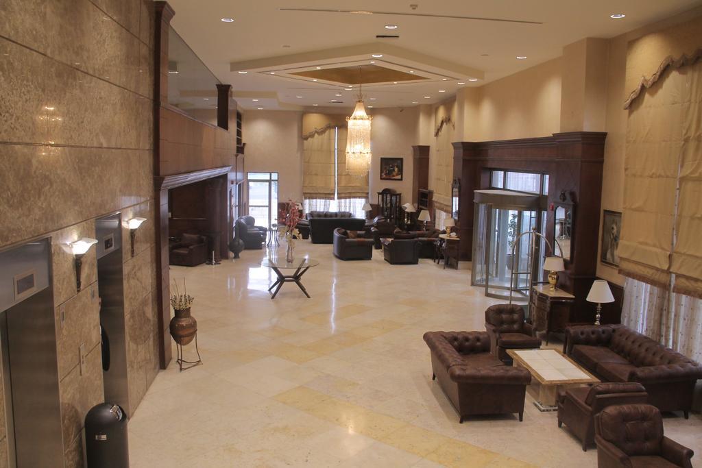 Le Vendome Hotel Amman Bagian luar foto