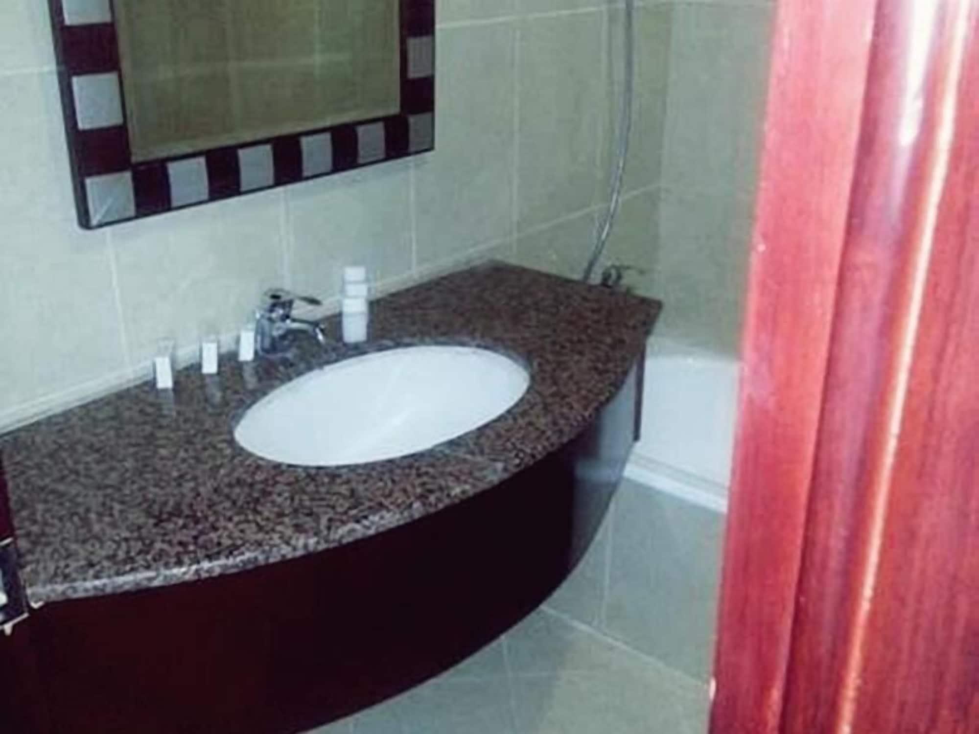 Le Vendome Hotel Amman Bagian luar foto