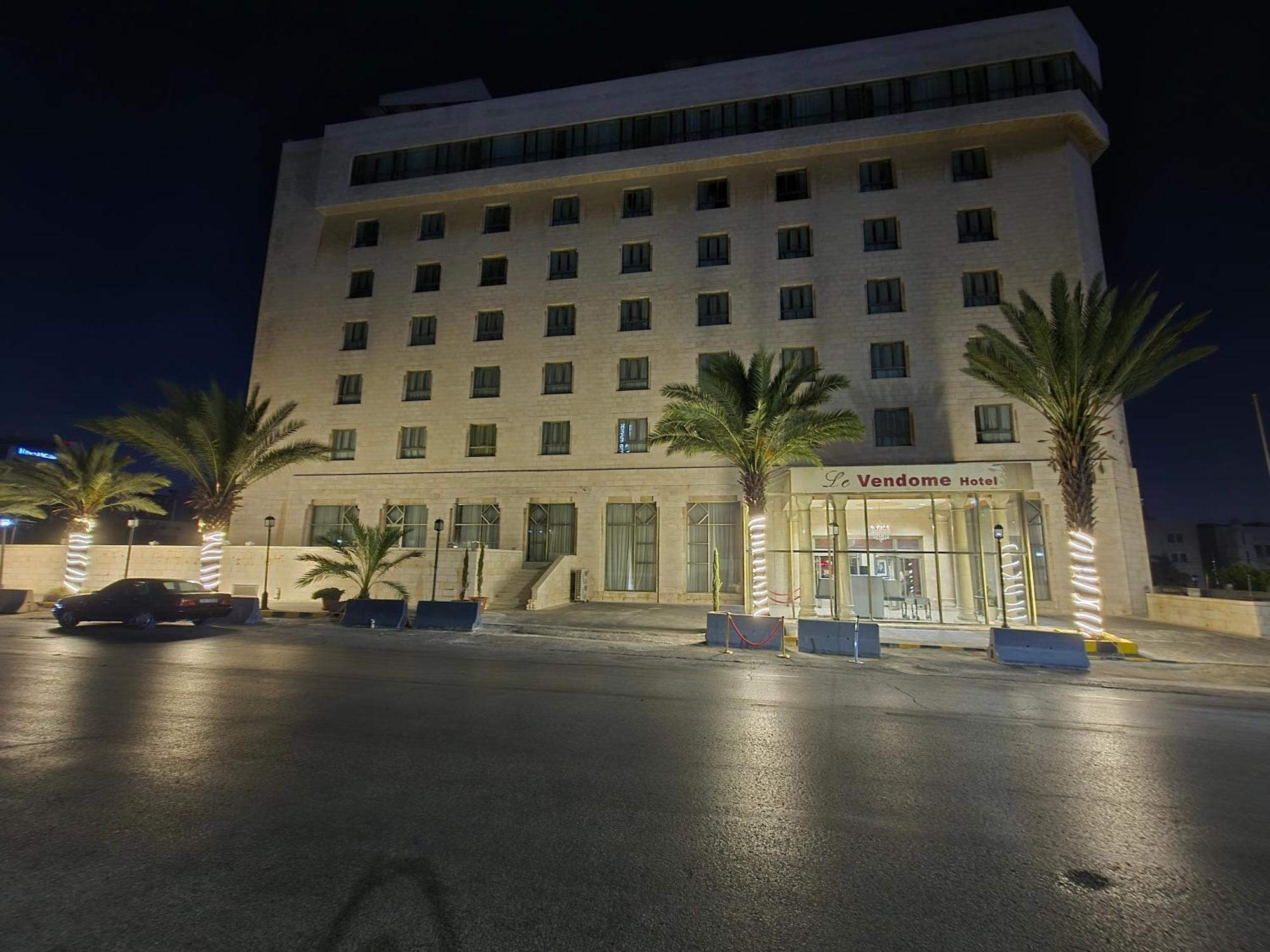 Le Vendome Hotel Amman Bagian luar foto
