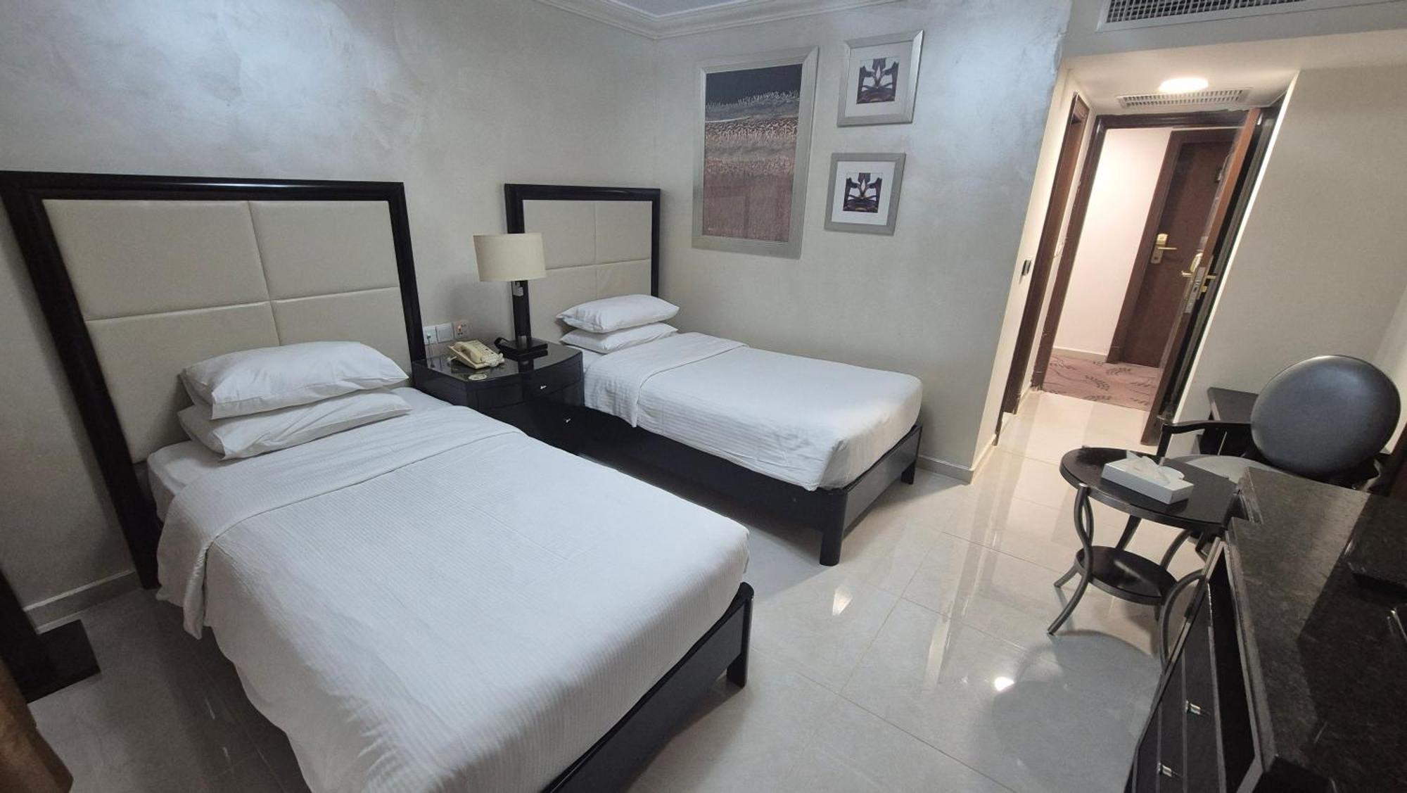 Le Vendome Hotel Amman Bagian luar foto