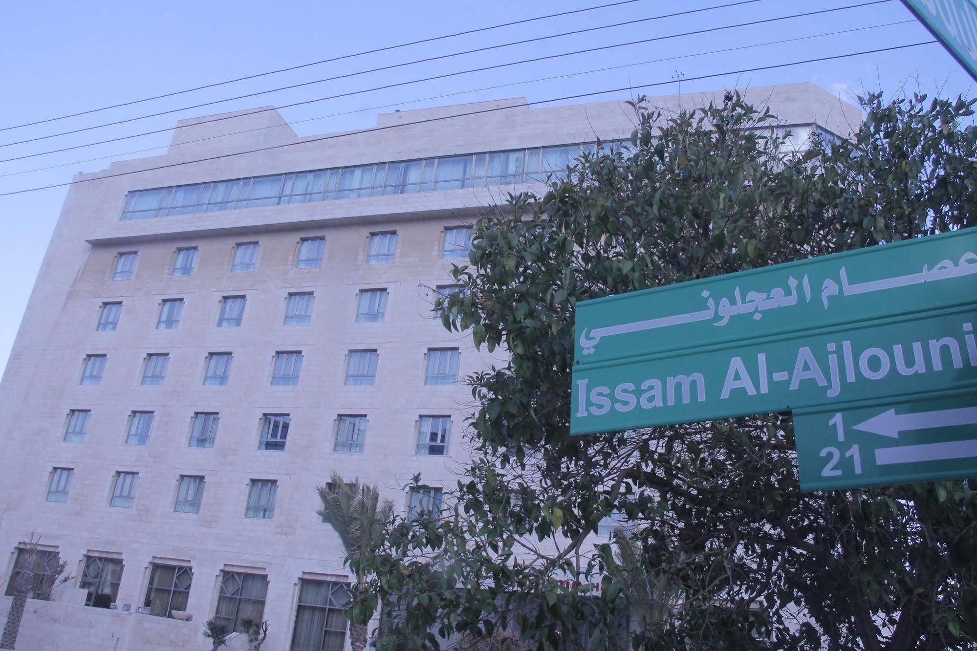 Le Vendome Hotel Amman Bagian luar foto