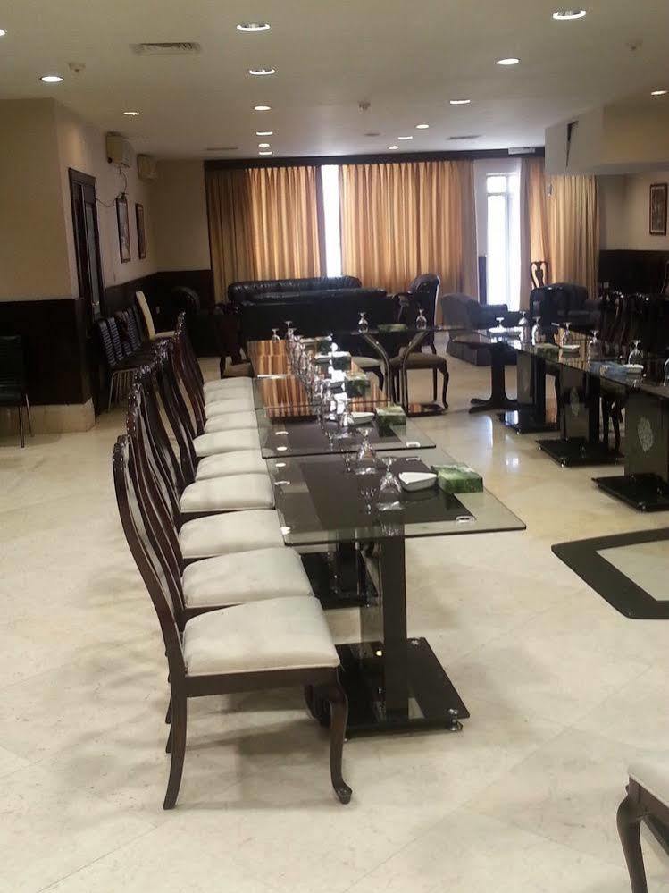 Le Vendome Hotel Amman Bagian luar foto
