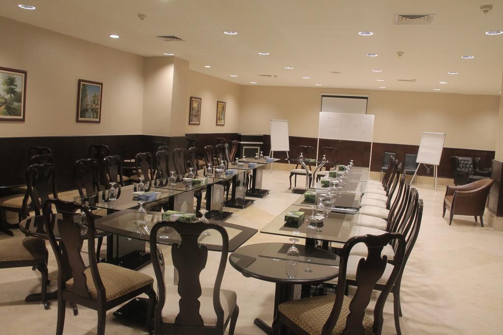Le Vendome Hotel Amman Bagian luar foto